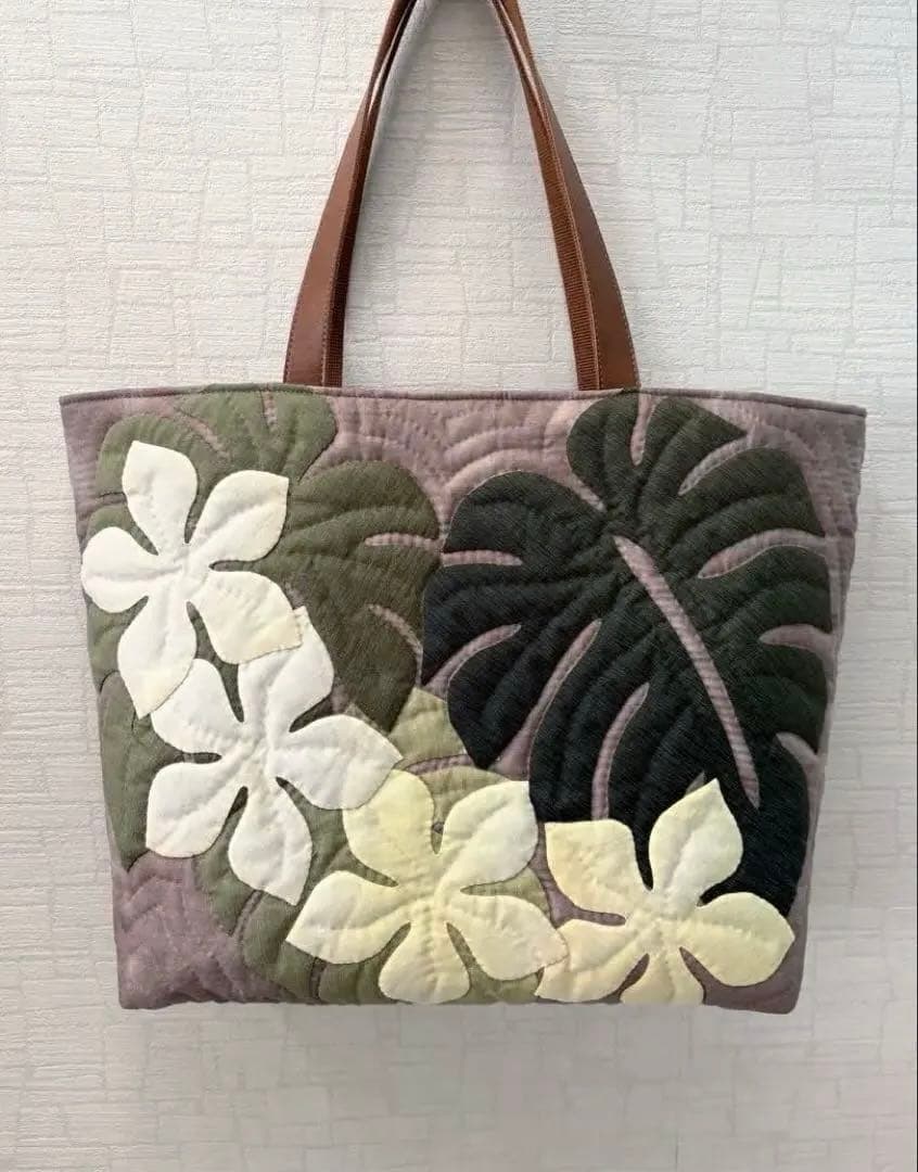 ハワイアンキルトトートバッグ　　　モンステラ&プルメリア　　　A4横◎ 大きめ