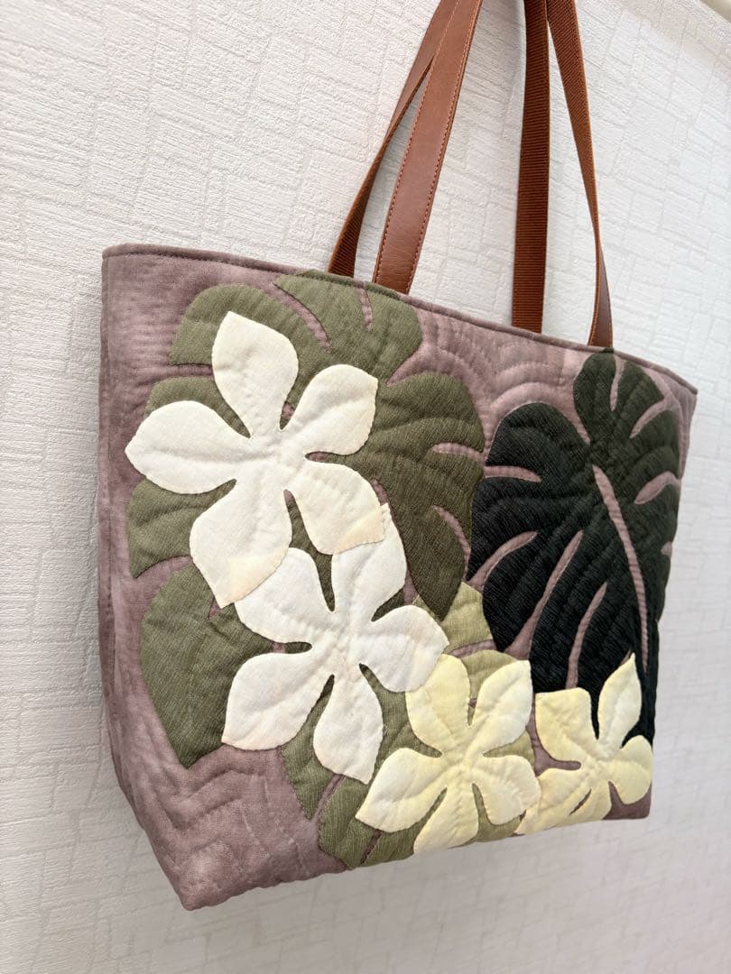ハワイアンキルトトートバッグ　　　モンステラ&プルメリア　　　A4横◎ 大きめ