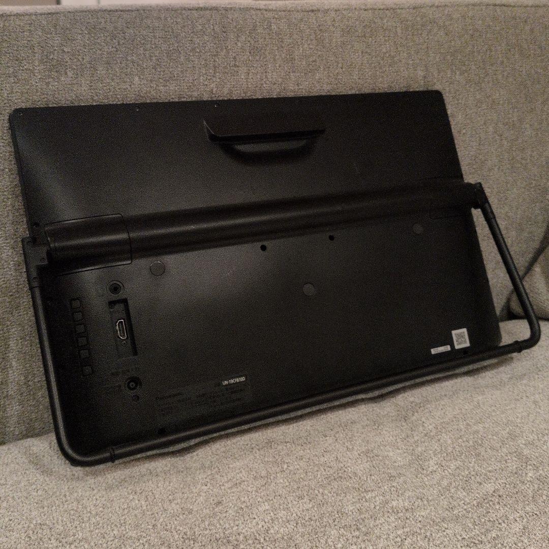 美品 Panasonic ポータブルテレビ UN-19CFB10-K VIERA