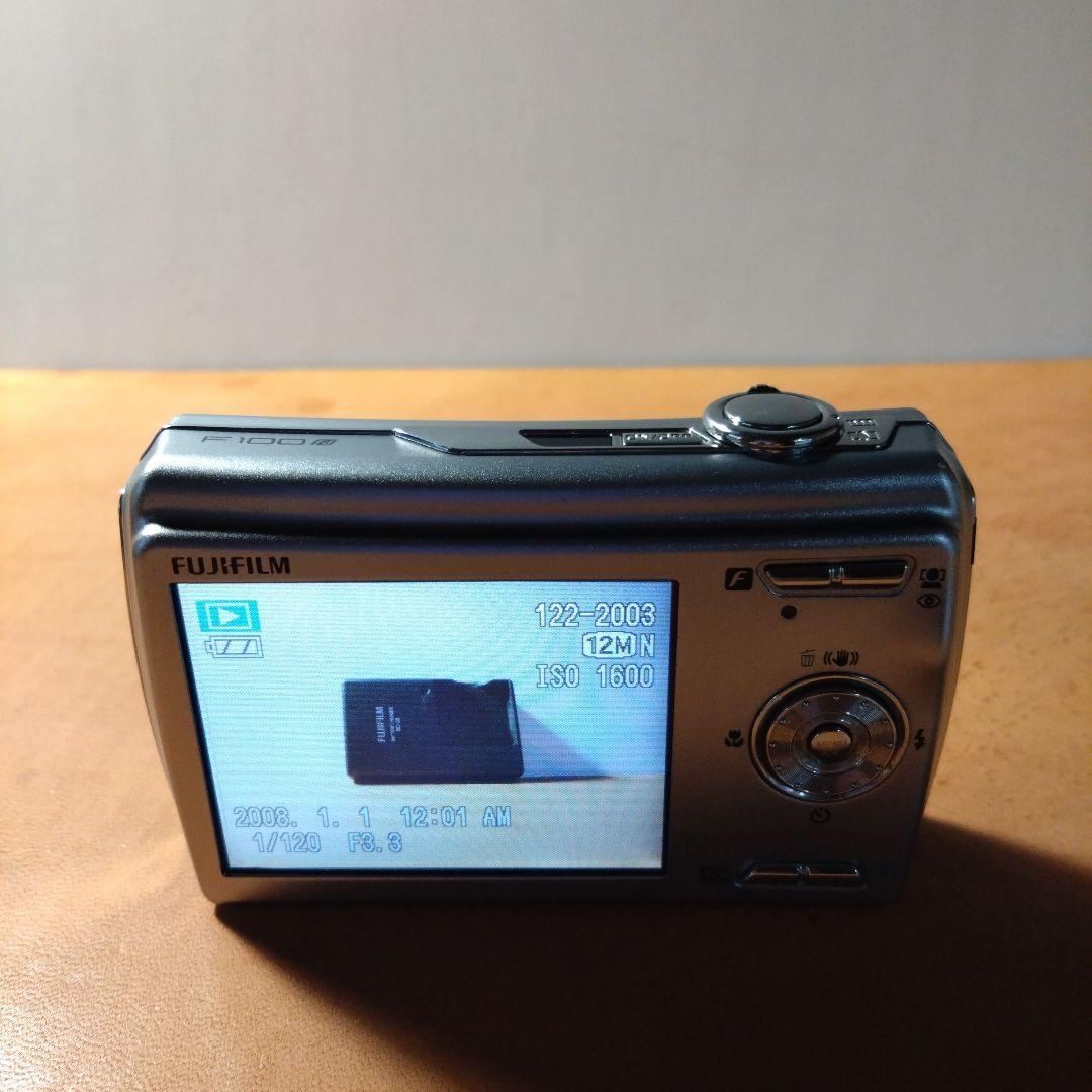 【動作品】FUJIFILM FinePix F100fd やや難あり コンデジ