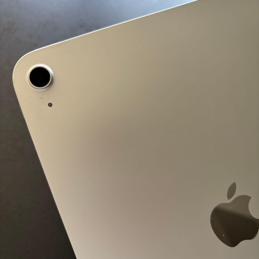 美品iPad 第10世代／Wi-Fiモデル 64GB シルバー 付属品あり