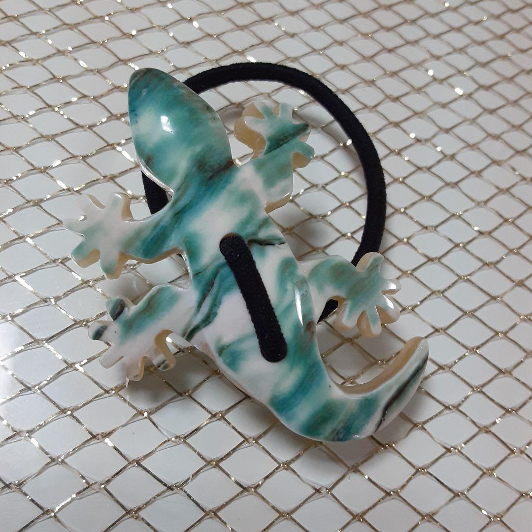 夜光貝　(yuika様。お取引き中)『カエル/ヤモリ』ヘアゴム。