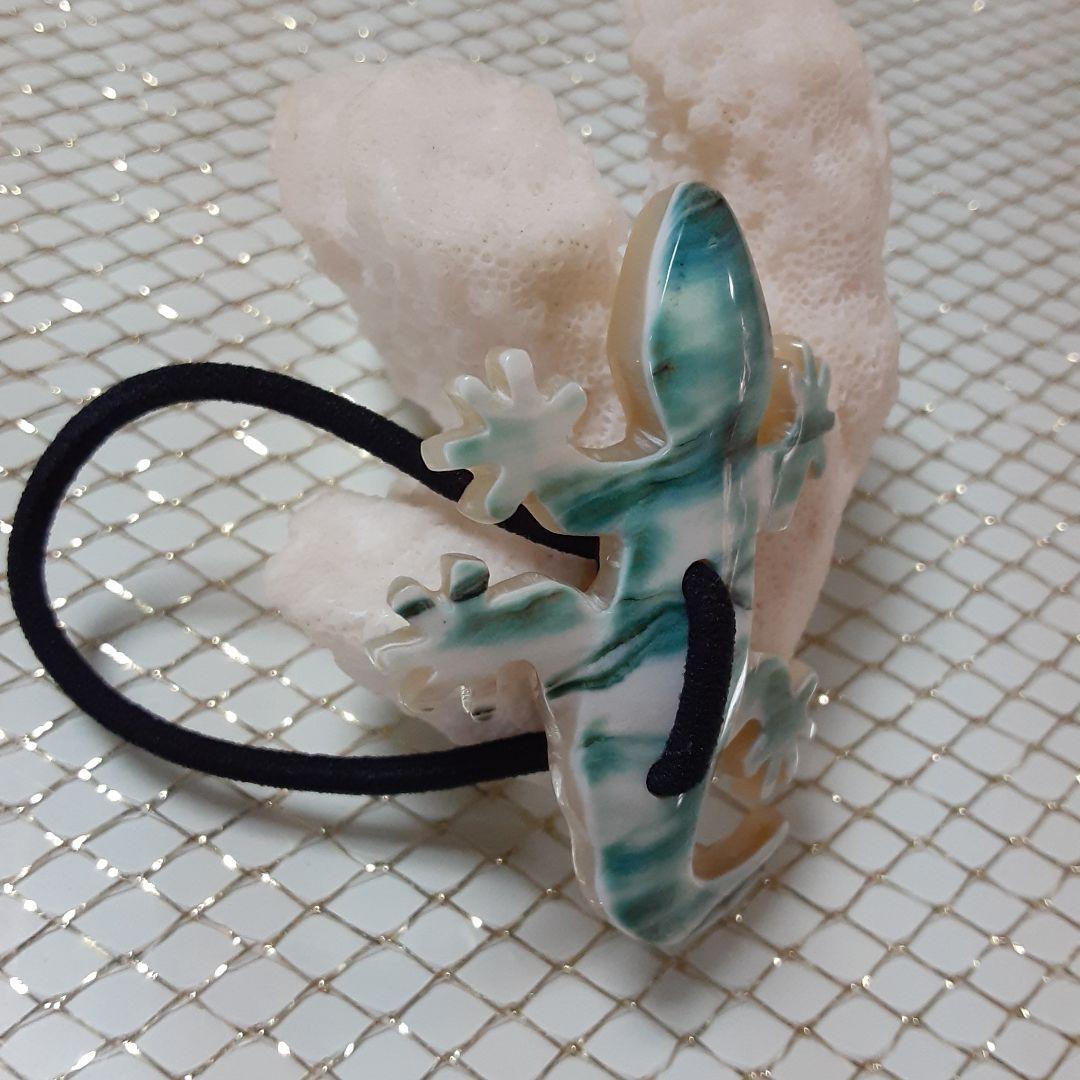 夜光貝　(yuika様。お取引き中)『カエル/ヤモリ』ヘアゴム。