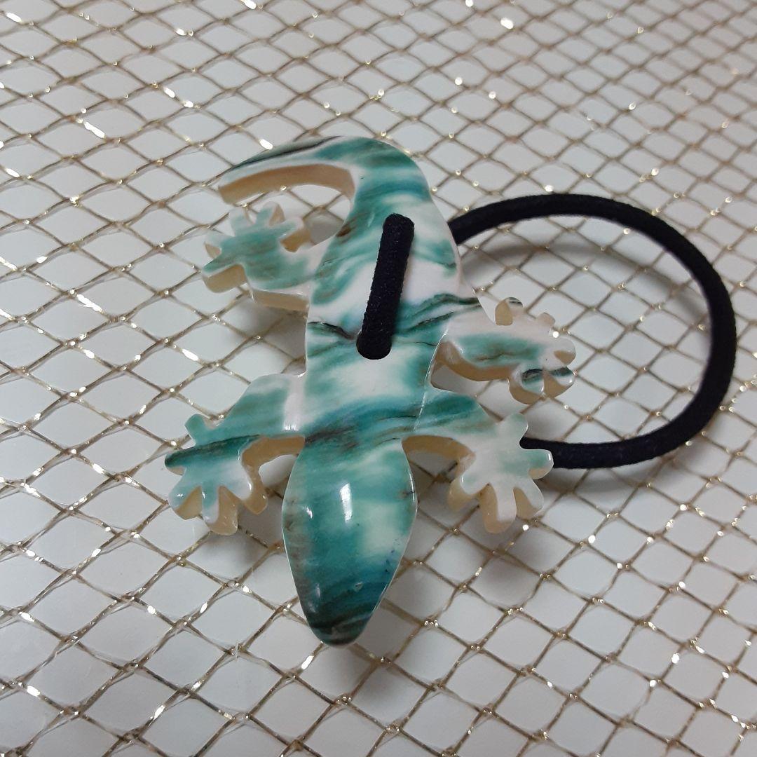 夜光貝　(yuika様。お取引き中)『カエル/ヤモリ』ヘアゴム。