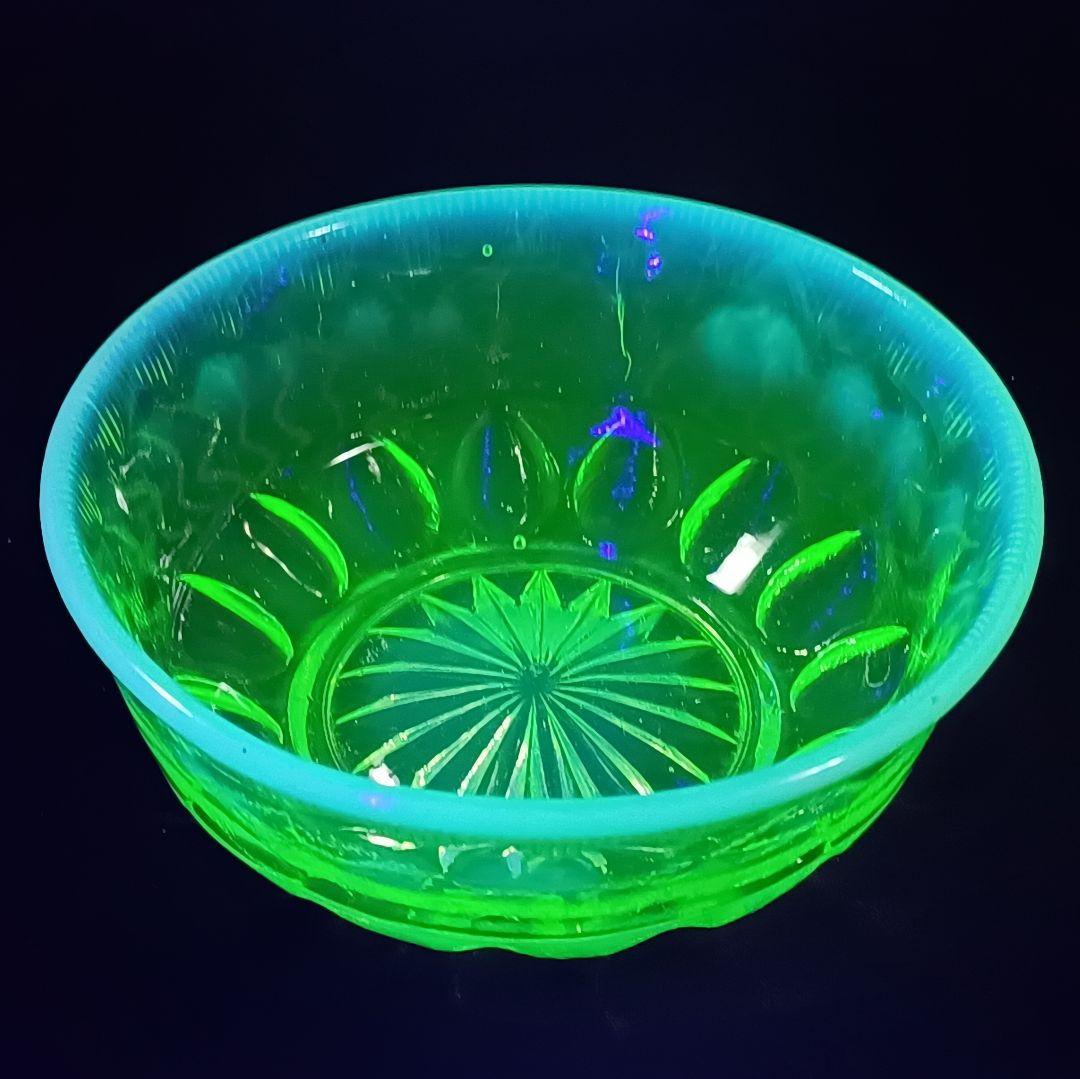 【希少】時代ガラス プレスガラス ウランガラス　オパールセントガラス 昭和レトロ