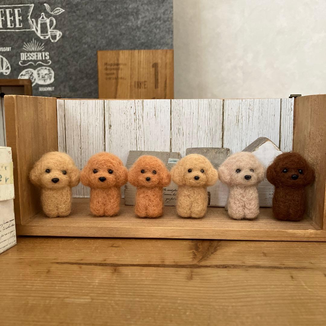 羊毛フェルト　おすわりタイプ　見本