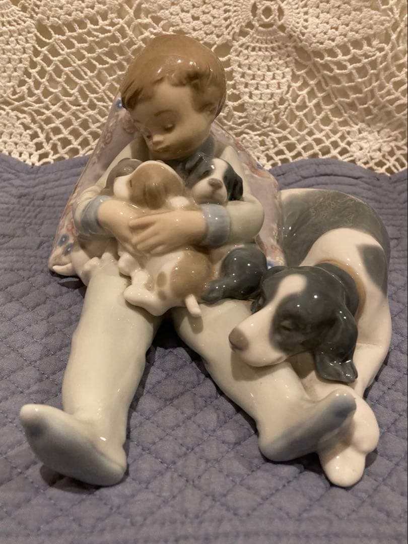 【リヤドロ LLADRO】みんなおねんね 子犬と少年 1987年製 フィギュリン