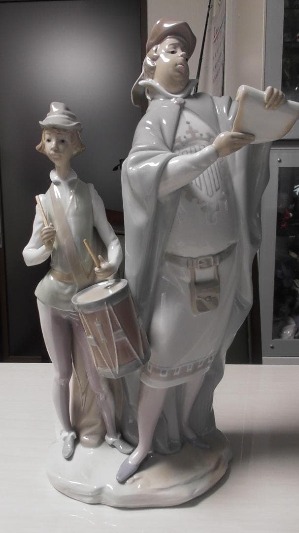 LLADRO　オールドリヤドロ　【伝達者】H=37cm　オールドリアドロＬ566