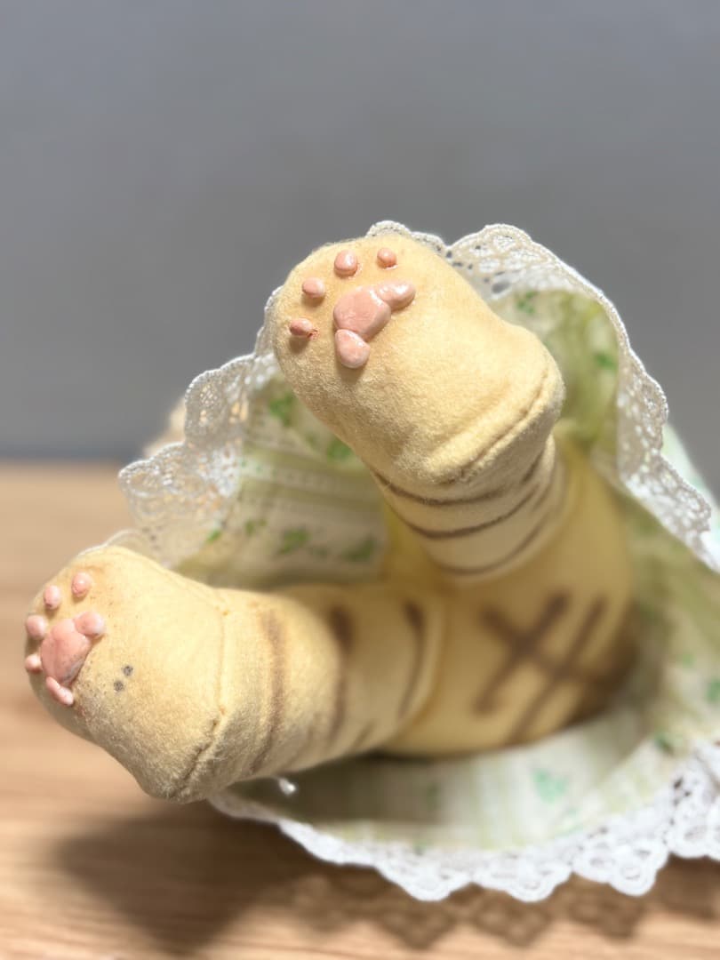 A 緑スカート茶トラ猫のアートドール　【ハンドメイド】猫　ぬいぐるみ