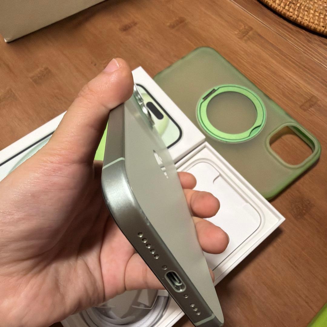 【全付属品付き】iPhone 15（256GB、グリーン）SIMフリー