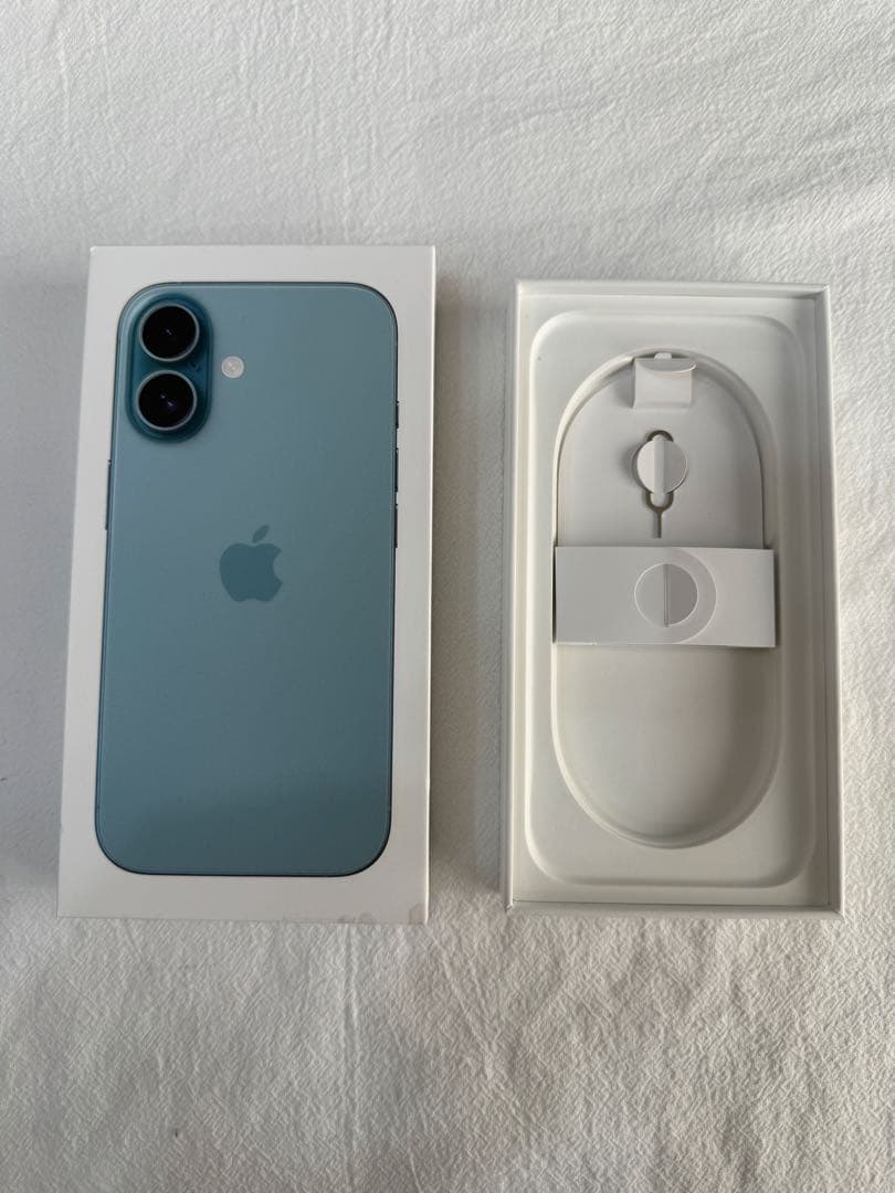 iPhone16 256GB ティール 背面割れあり