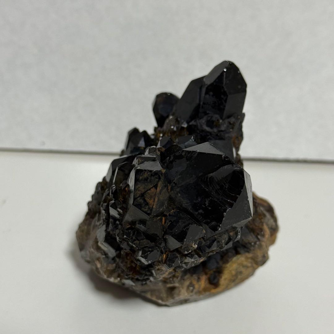 590g 漆黒 モリオン クラスター コンゴ産 原石 天然石 魔除け 黒水晶