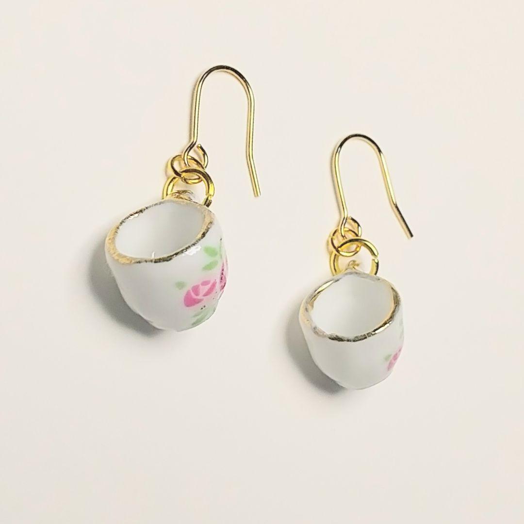 SOLD◆ハンドメイド ティーカップ ピアス 白 ホワイトピンク 花 ミニチュア