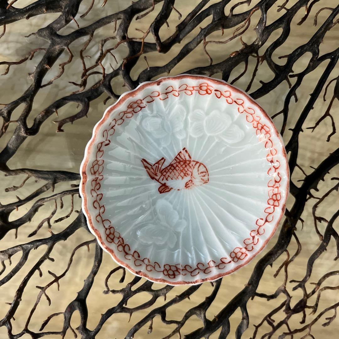 骨董　古伊万里　白磁　希少　菊割　赤絵　花綴り　魚紋　蝶々　陽刻　豆皿　５客