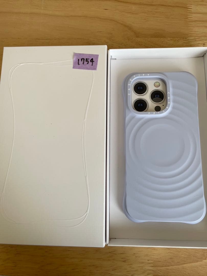 CASETiFY ウェーブシリコン iPhone16Proケース ニチニチソウ
