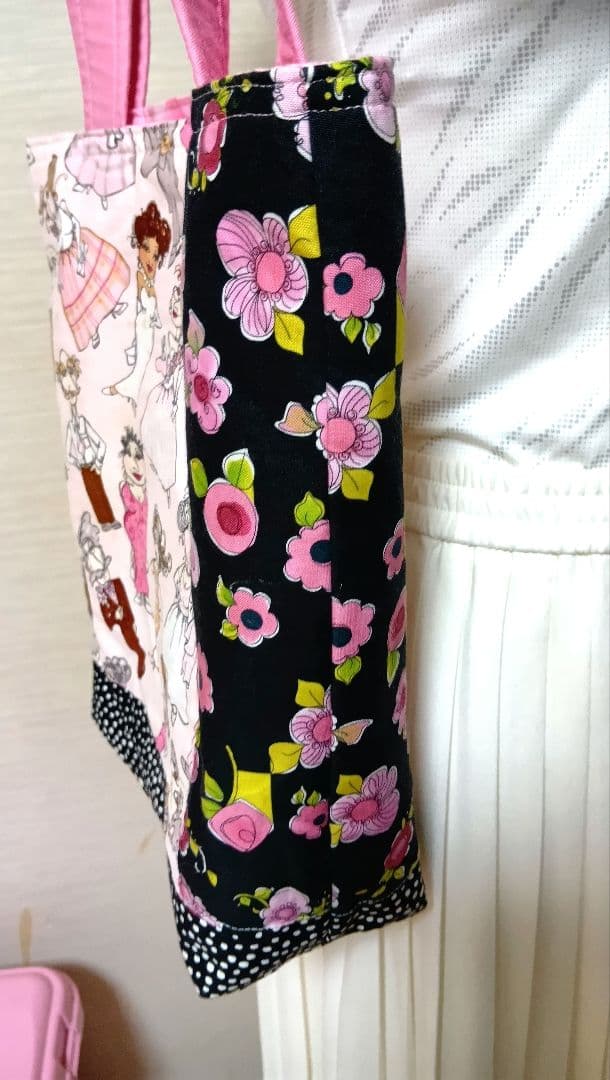 ロラライハリス生地トートバッグ社交界の紳士淑女達貴重な激レアプリントです♡♡