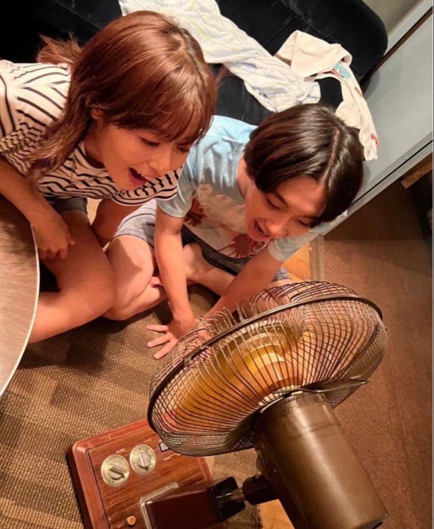 レトロ金色扇風機 手動操作