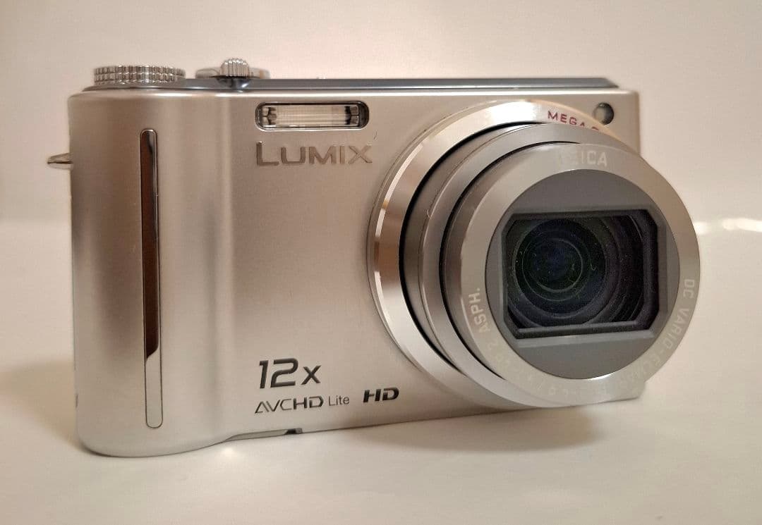 [美品]Panasonic LUMIX DMC-TZ7デジタルカメラ