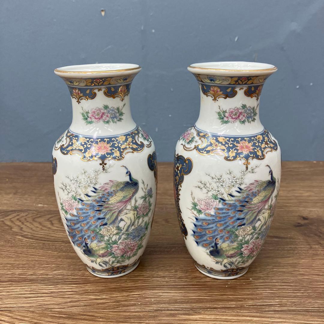 E-2 豪華金彩 磁器 3点セット 孔雀 牡丹 蓋付き壺 飾り壺 花瓶