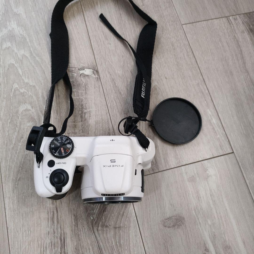 Fujifilm FinePix S ホワイト デジタル一眼レフカメラ