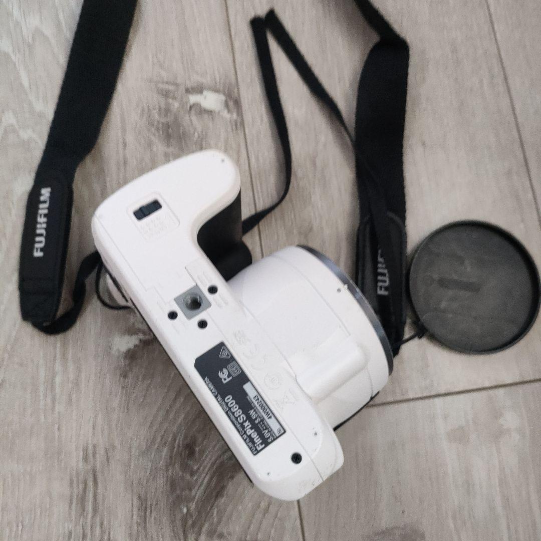 Fujifilm FinePix S ホワイト デジタル一眼レフカメラ