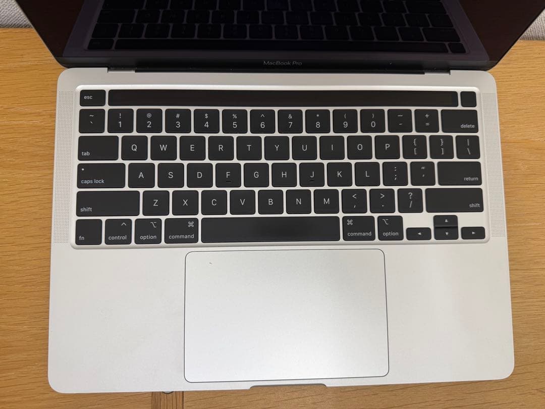 ジャンク MacBook Pro A2251 シルバー ロジックボード無し