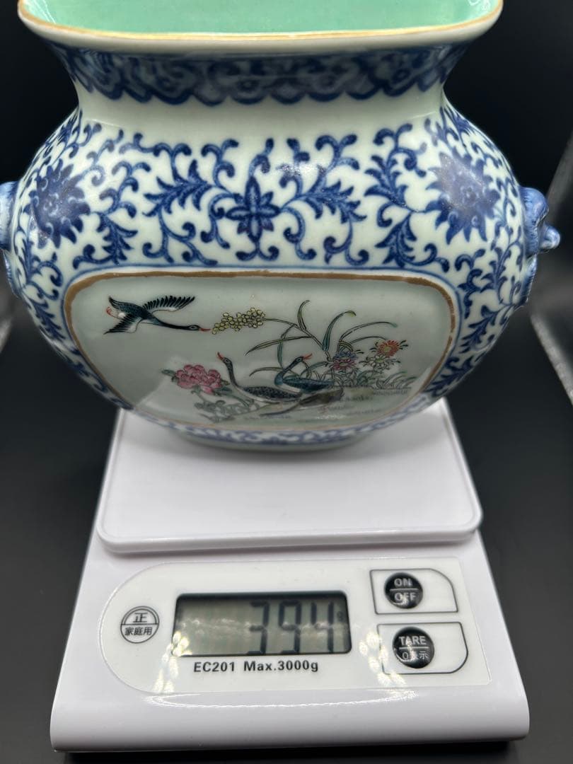 【蔵出し】中国古玩 道光年製 粉彩 牡丹花鳥紋 獣耳壁瓶 飾壺 重量394g