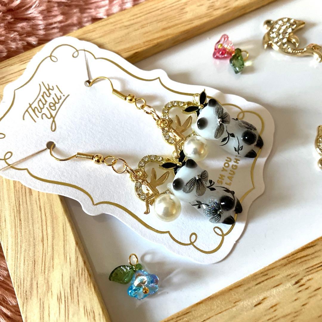 ☆お洒落なモノトーン猫ちゃんピアス☆A