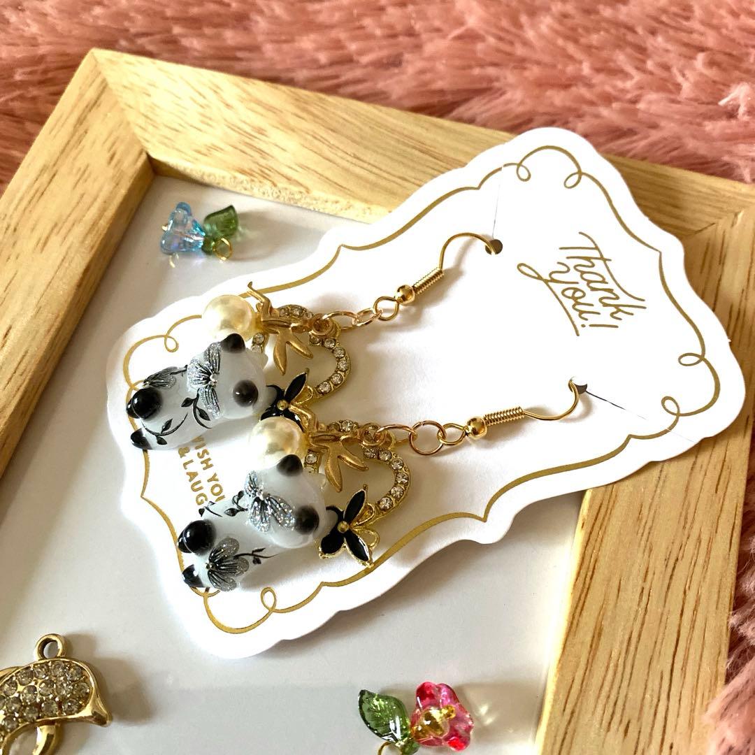 ☆お洒落なモノトーン猫ちゃんピアス☆A