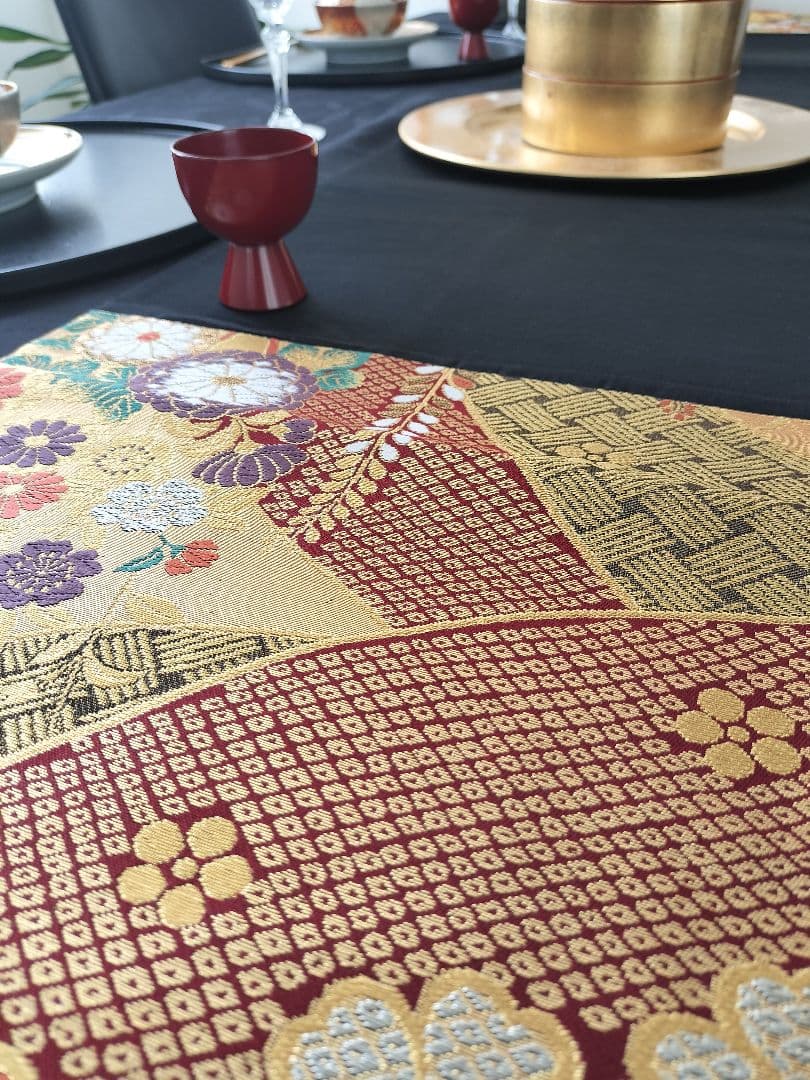 A874★逸品‼️豪華刺繍‼️テーブルランナー2m14cm