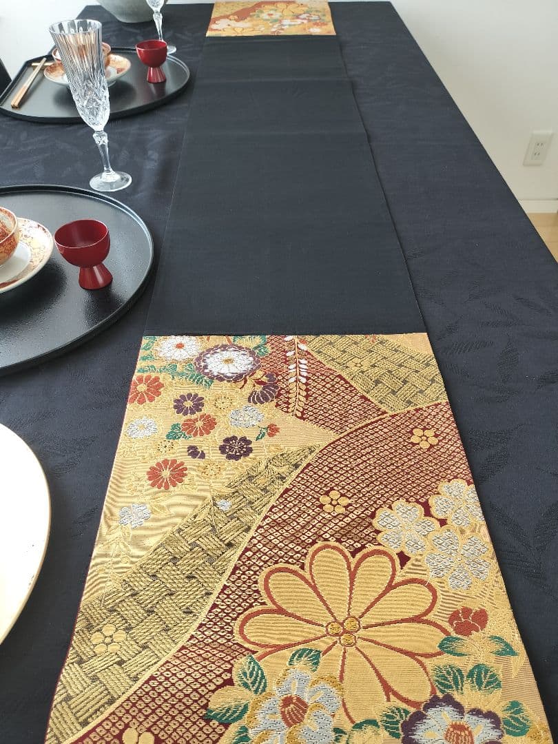 A874★逸品‼️豪華刺繍‼️テーブルランナー2m14cm