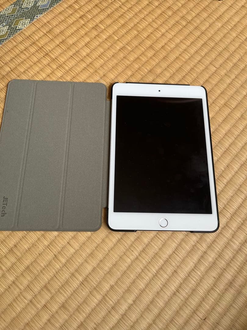 Apple iPad mini 4 Wi-Fi + Cellular シルバー