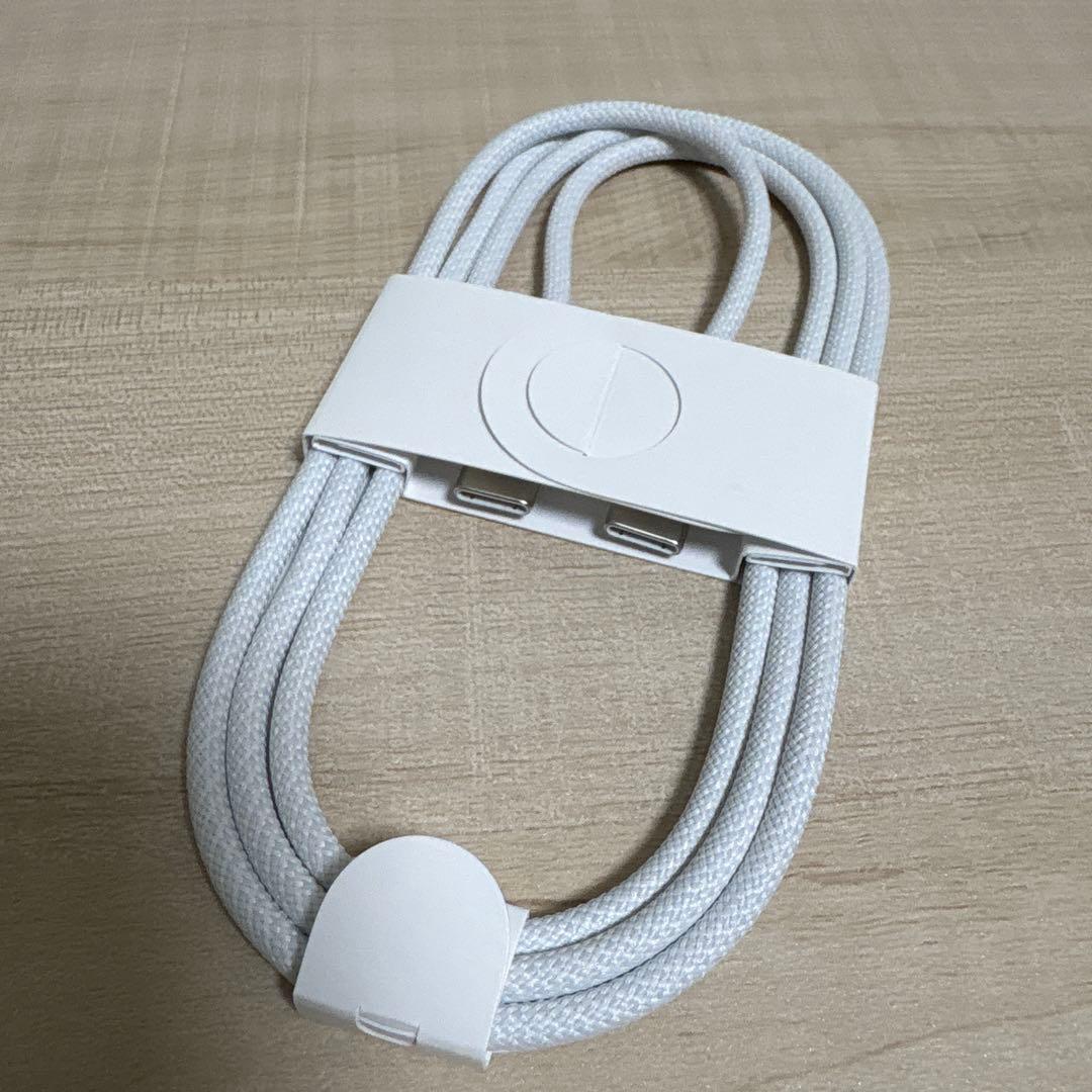 iPhone15pro 128GB SIMフリー ブラックチタニウム ケーブル付