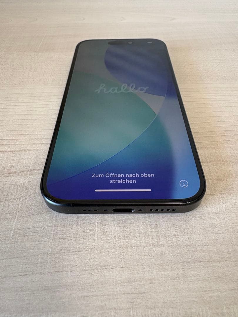 iPhone15pro 128GB SIMフリー ブラックチタニウム ケーブル付