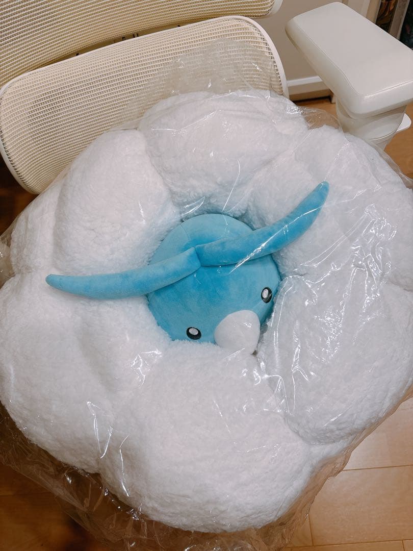 ポケセン上海限定 チルット ぬいぐるみ 抱き枕 ふわふわ　おまけ付