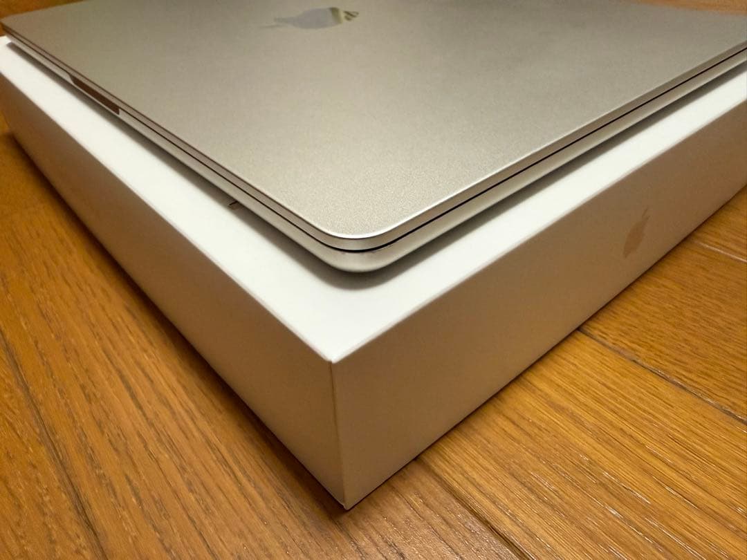 MacBook Air M2 13インチ スターライト 256GB メモリ8GB