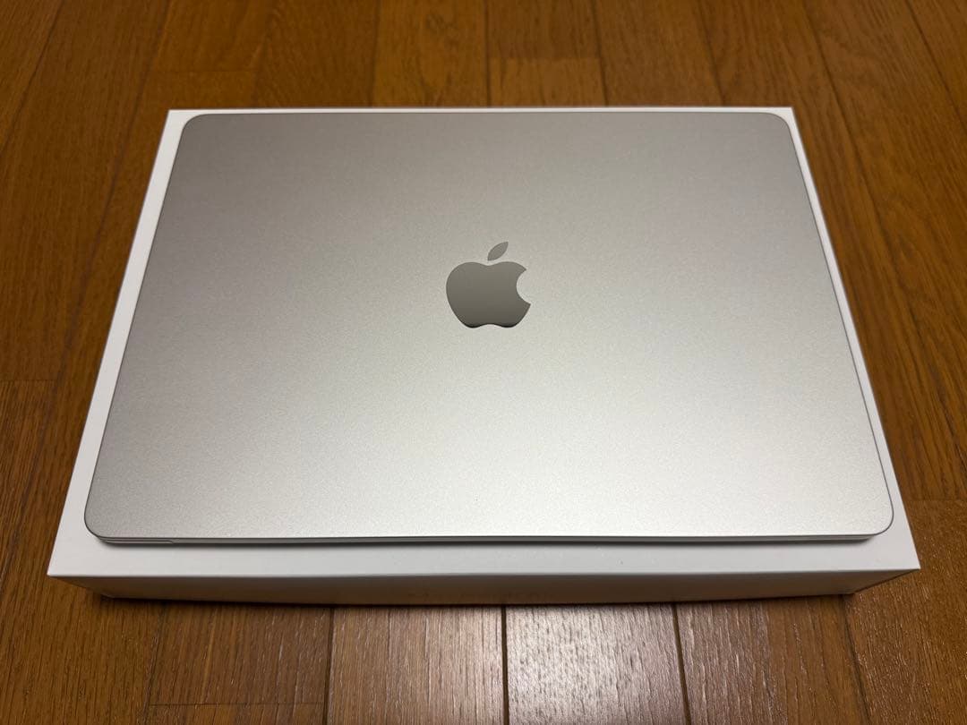 MacBook Air M2 13インチ スターライト 256GB メモリ8GB