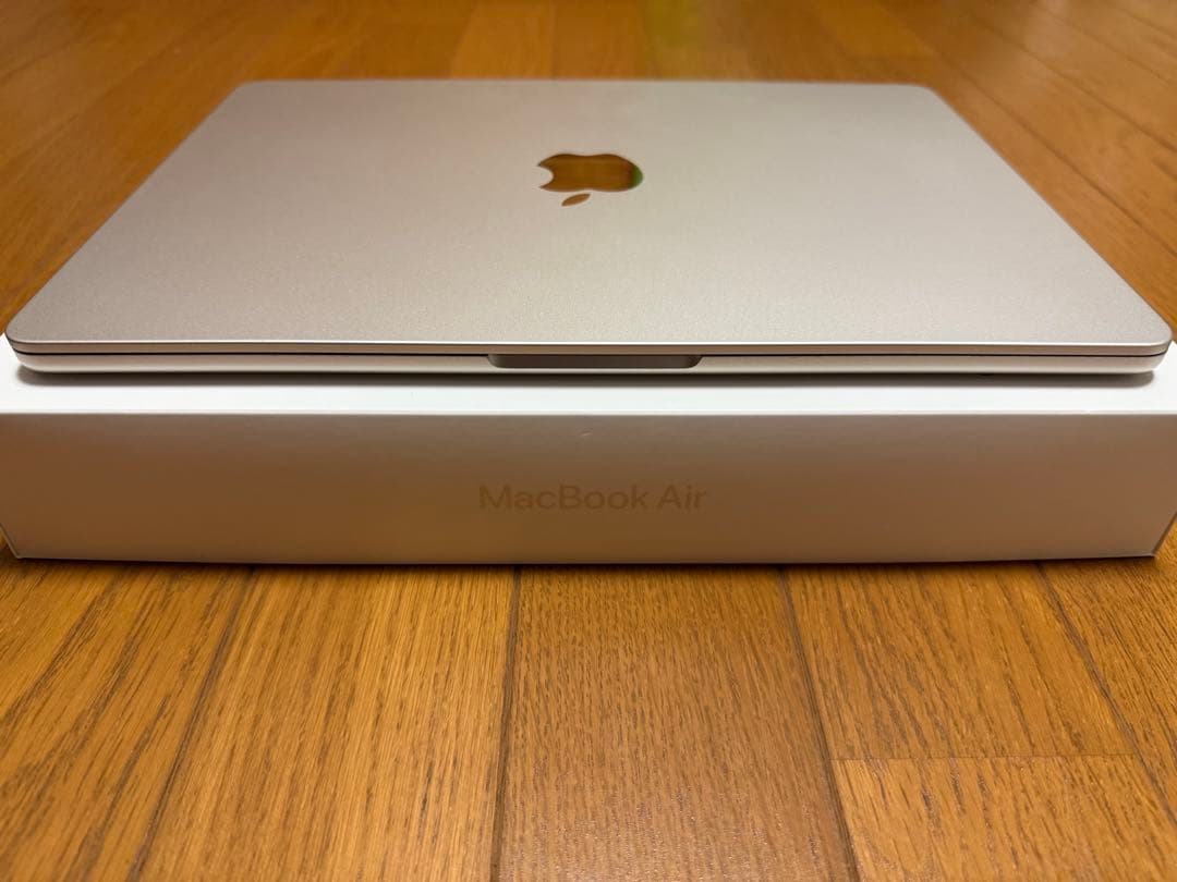 MacBook Air M2 13インチ スターライト 256GB メモリ8GB