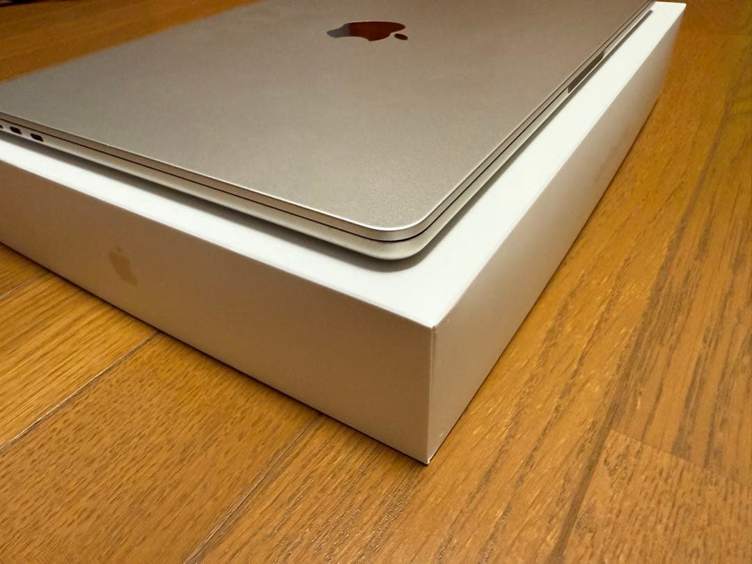 MacBook Air M2 13インチ スターライト 256GB メモリ8GB