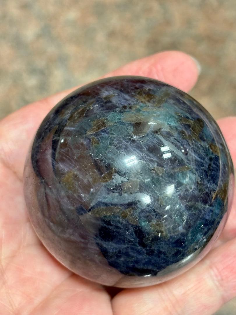 レアストーン　アイオライト&エメラルド&トルマリン&マイカ共生　スフィア5.65