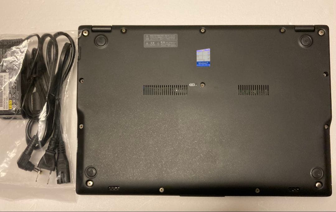 富士通 U9310/D Core i5-10310U 10世代　Mem8GB