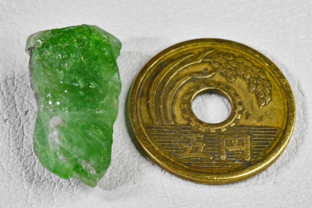 タンザニア メレラニ産 ツァボライトガーネット原石2