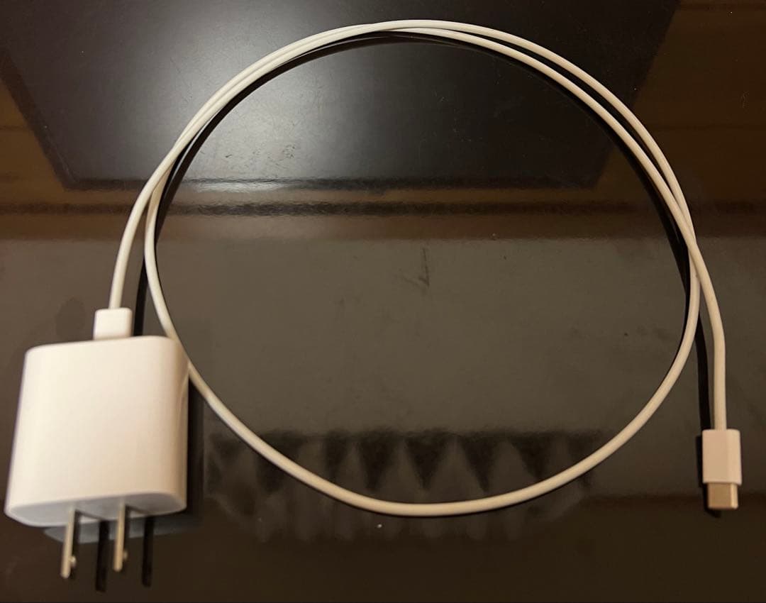 中古 Apple iPad Air5 256GB スターライト Wi-Fiモデル