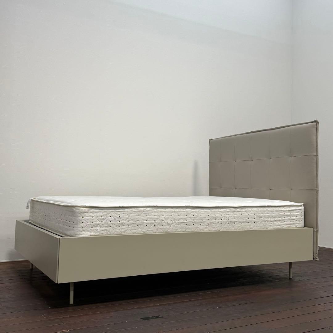 H21K78 展示品 BoConcept Lugano セミダブルベッド サータ