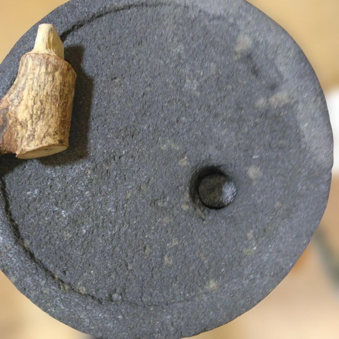 古い石臼-大正～昭和初期の臼-昭和オブジェ。