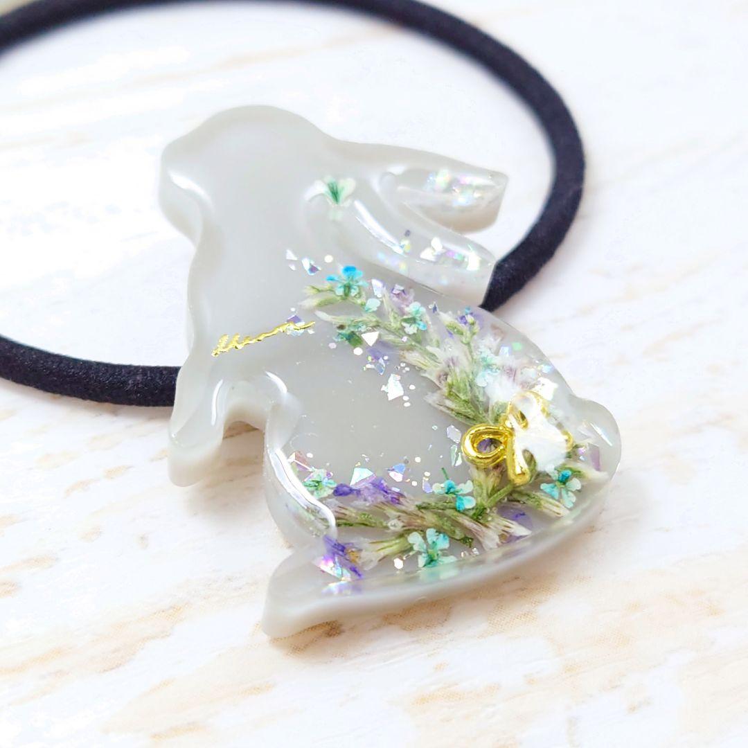 押し花うさぎのヘアゴム ハンドメイド レジン ライトグレー リボン ネックレス
