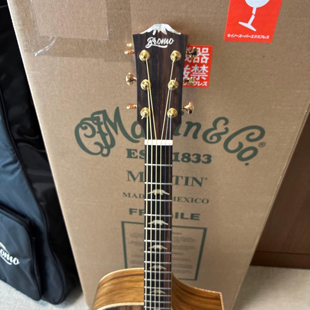 Bromo アコースティックギター