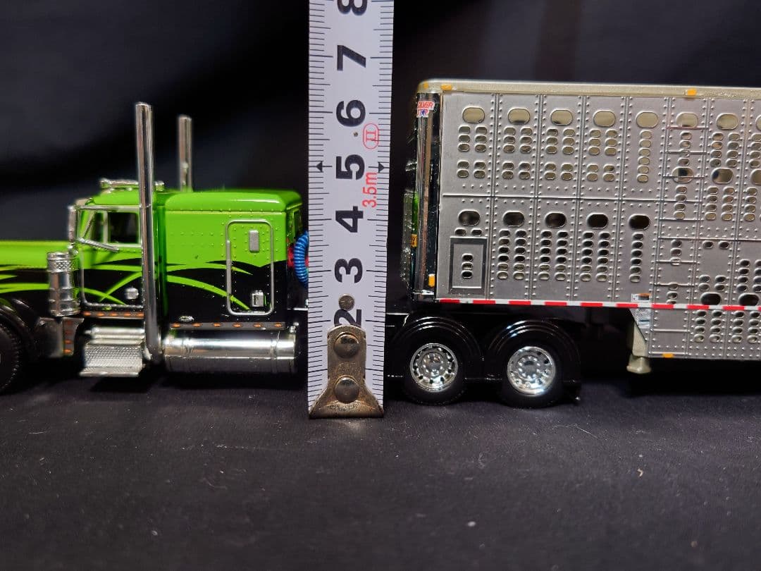 DCP1/64ミニカー Peterbilt379アメリカトラック野郎
