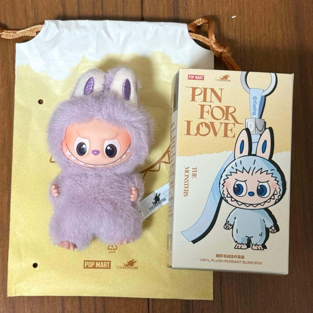 ラブブ PIN FOR LOVE アルファベット イニシャル　M