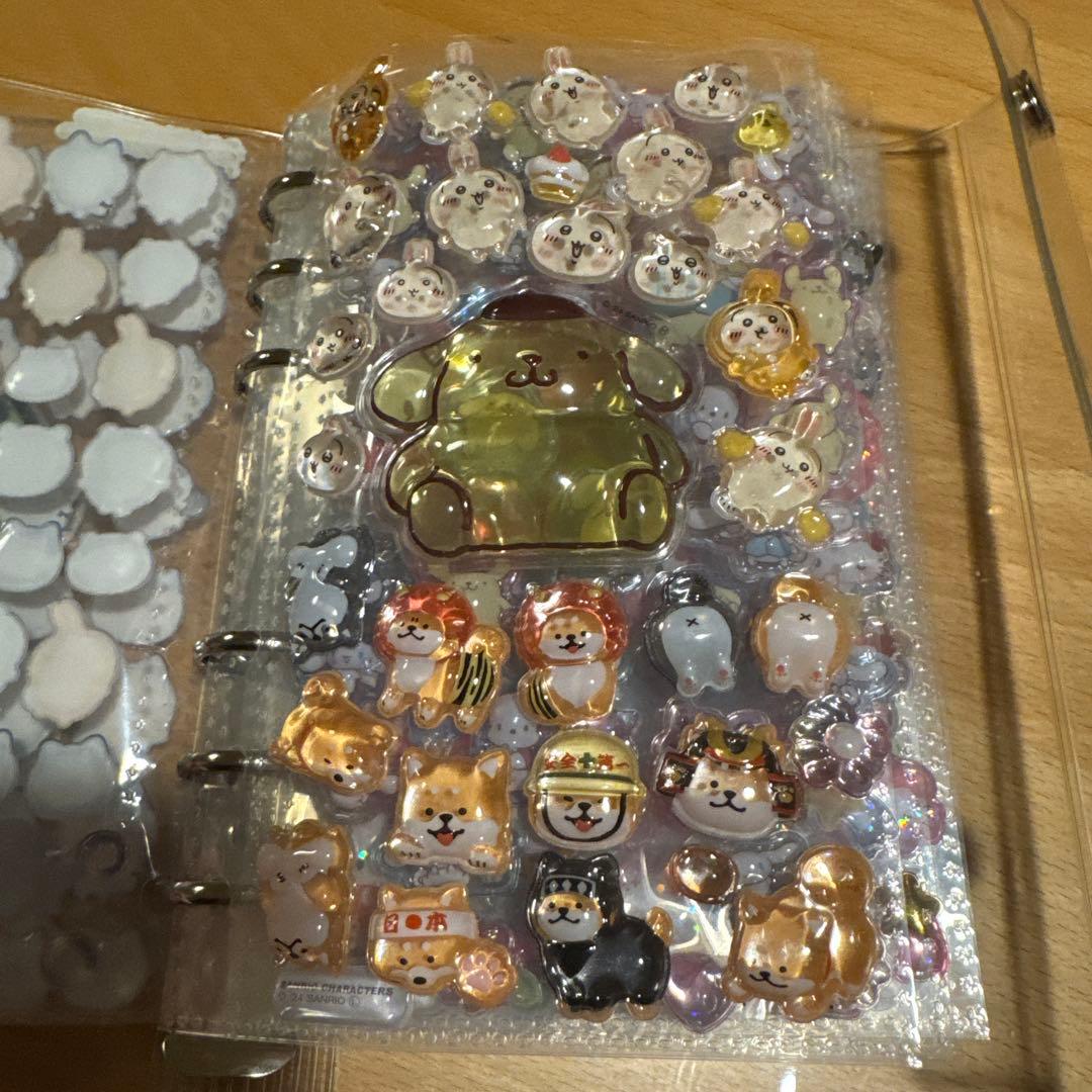 シール帳完成品　ちいかわ　サンリオなどまとめ売り